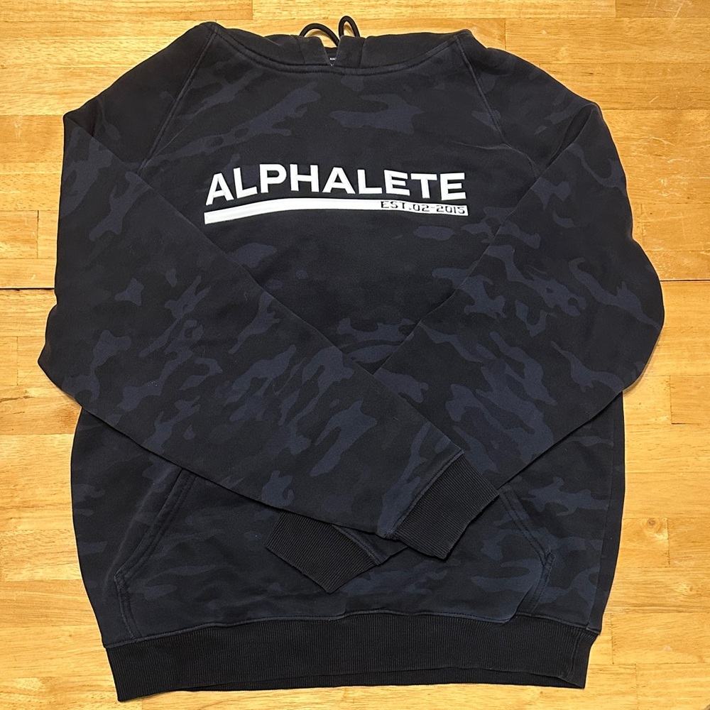 Alphalete Men's Black Camo Sweatshirt
